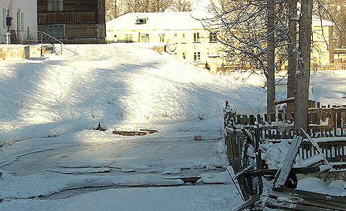 ����-����: � ������� ����������� 45 �����, ��� ���������� �������������� ������ 103 ����, � ���������� 3303 �������, �� ��� 1386 �����