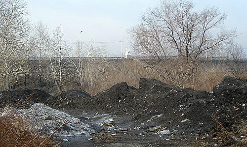 Ховалыг, 2013 год: «...Усиленной уборке, в первую очередь, подлежат наиболее загрязненные территории Кызыла, особенно набережная Енисея и окраины города...»