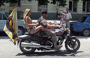 «Ночные волки» проведут крестный ход на мотоциклах с попами на задних сиденьях