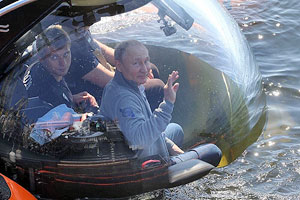 В Москве – протесты, а Путин скрывается на дне морском