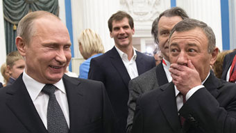 Но кое-кого из ближайшего окружения удалось таки осчастливить.