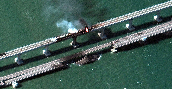 На мосту подорвано доверие россиян к эффективности власти