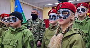 Маразм крепчал, еноты пели, а танки клином шли на взлёт