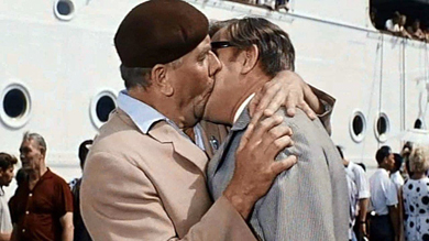 Прошу депутатов Госдумы принять меры и запретить фильм «Бриллиантовая рука», пропагандирующий нетрадиционные западные ценности!